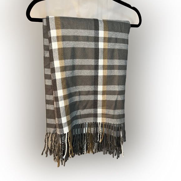 urban barn Other - Urban barn Watkins plaid throw
